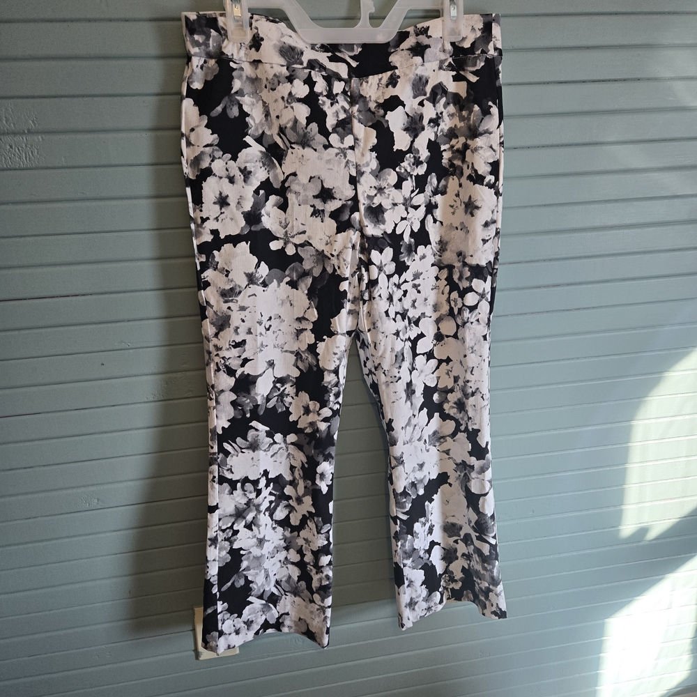 Elie Tahari Black and White Floral Flare Pants